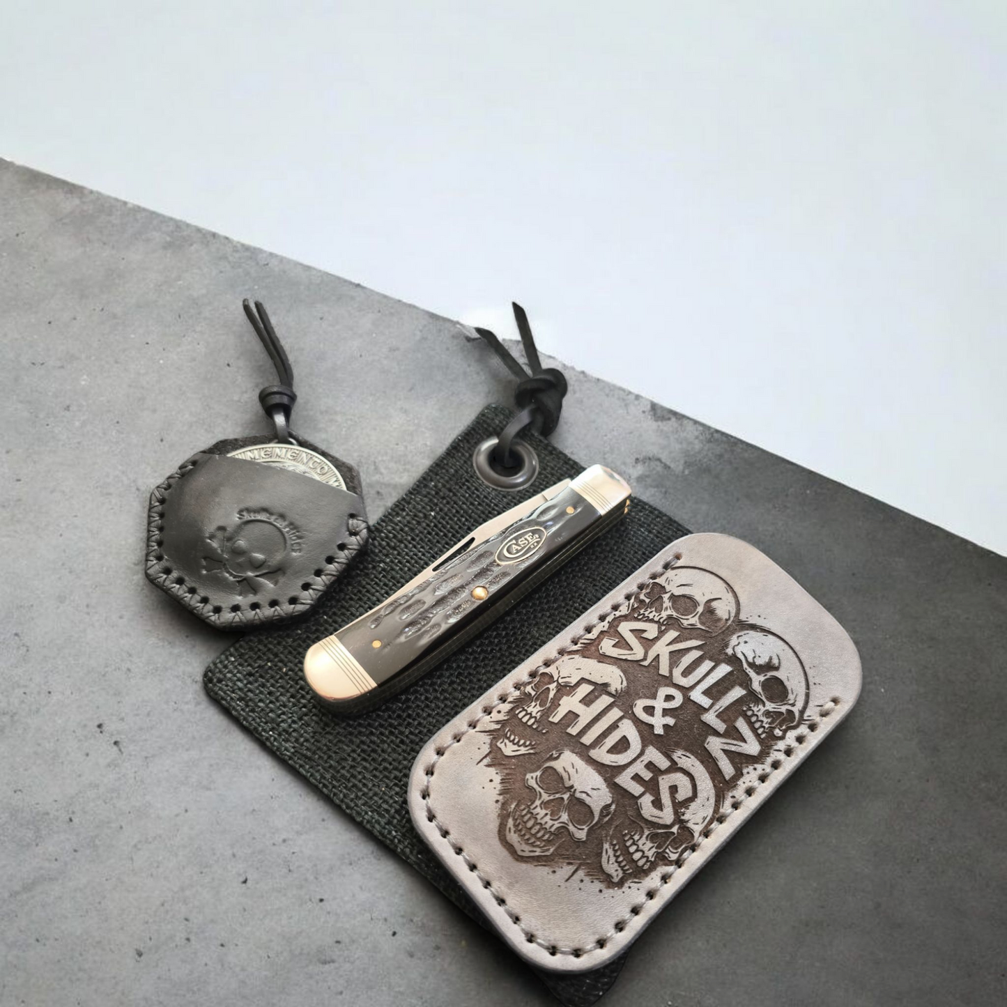 Premium Leather Pocket Knife Slip - (LG) Skullz Stack - Grey